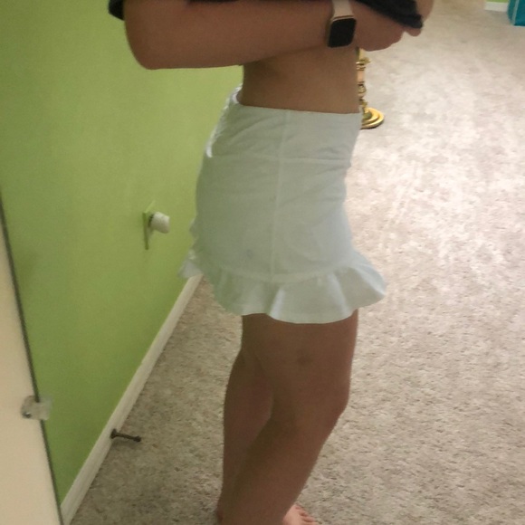 SOLD White lululemon skirt - Picture 14 of 15